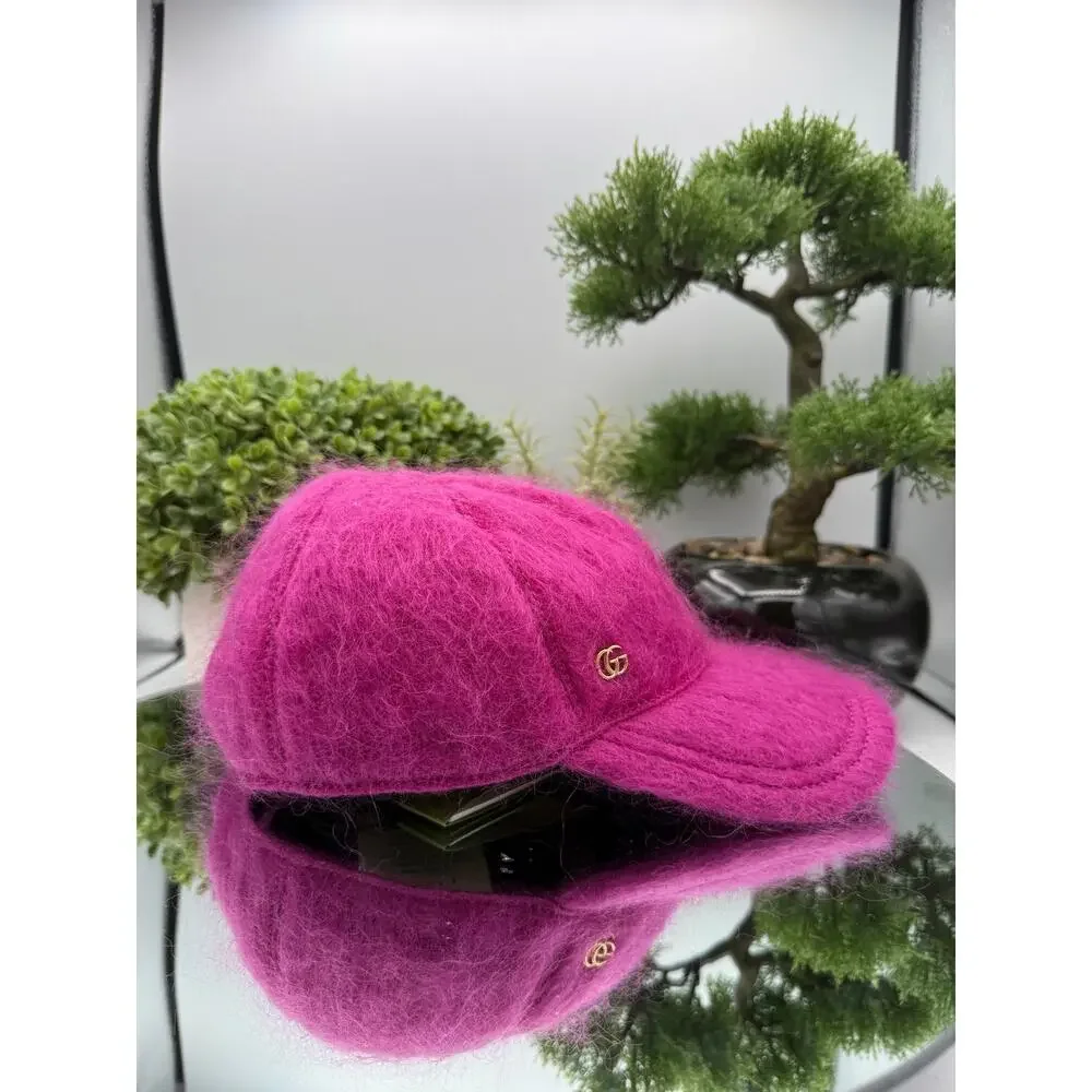 Gucci baseball cap, adjustable, vibrant pink mohair, gold-toned GG logo w/Dusty